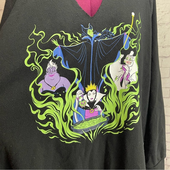 Torrid size 2 keyhole sweatshirt Disney villains - Picture 2 of 7